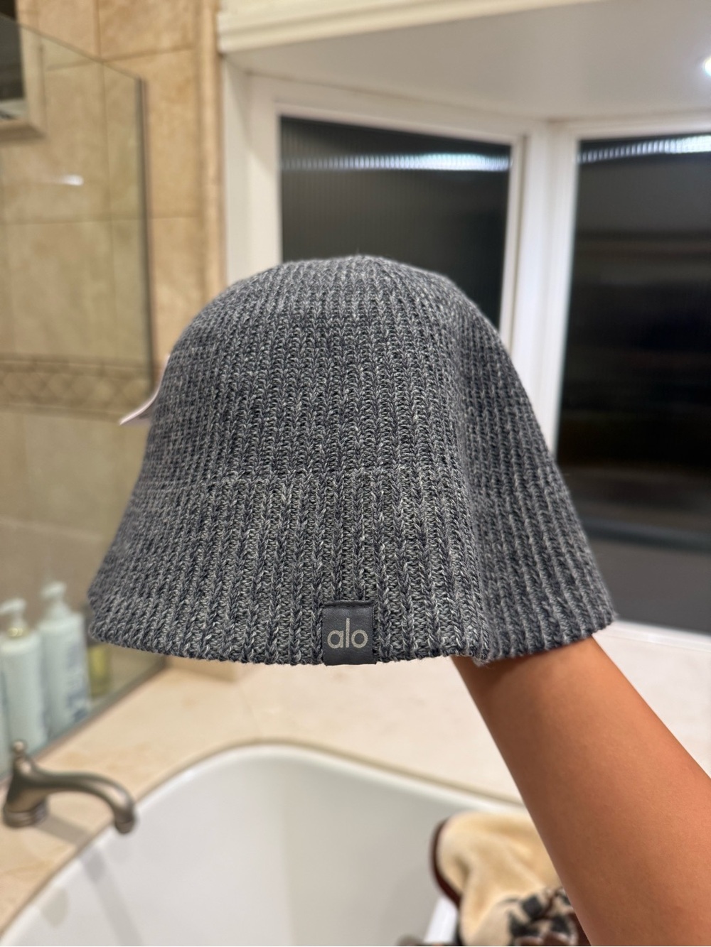 ALO Yoga Men's Charcoal Gray Ribbed Knit Beanie Hat